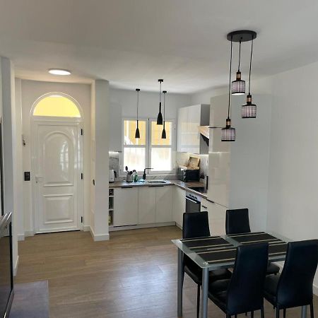 Apartment Aleksandra Orlando Адехе Екстериор снимка